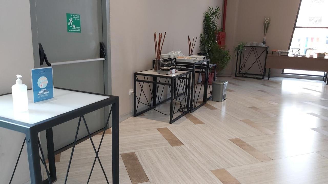 Luminor Hotel Jakarta Kota By Wh Esterno foto