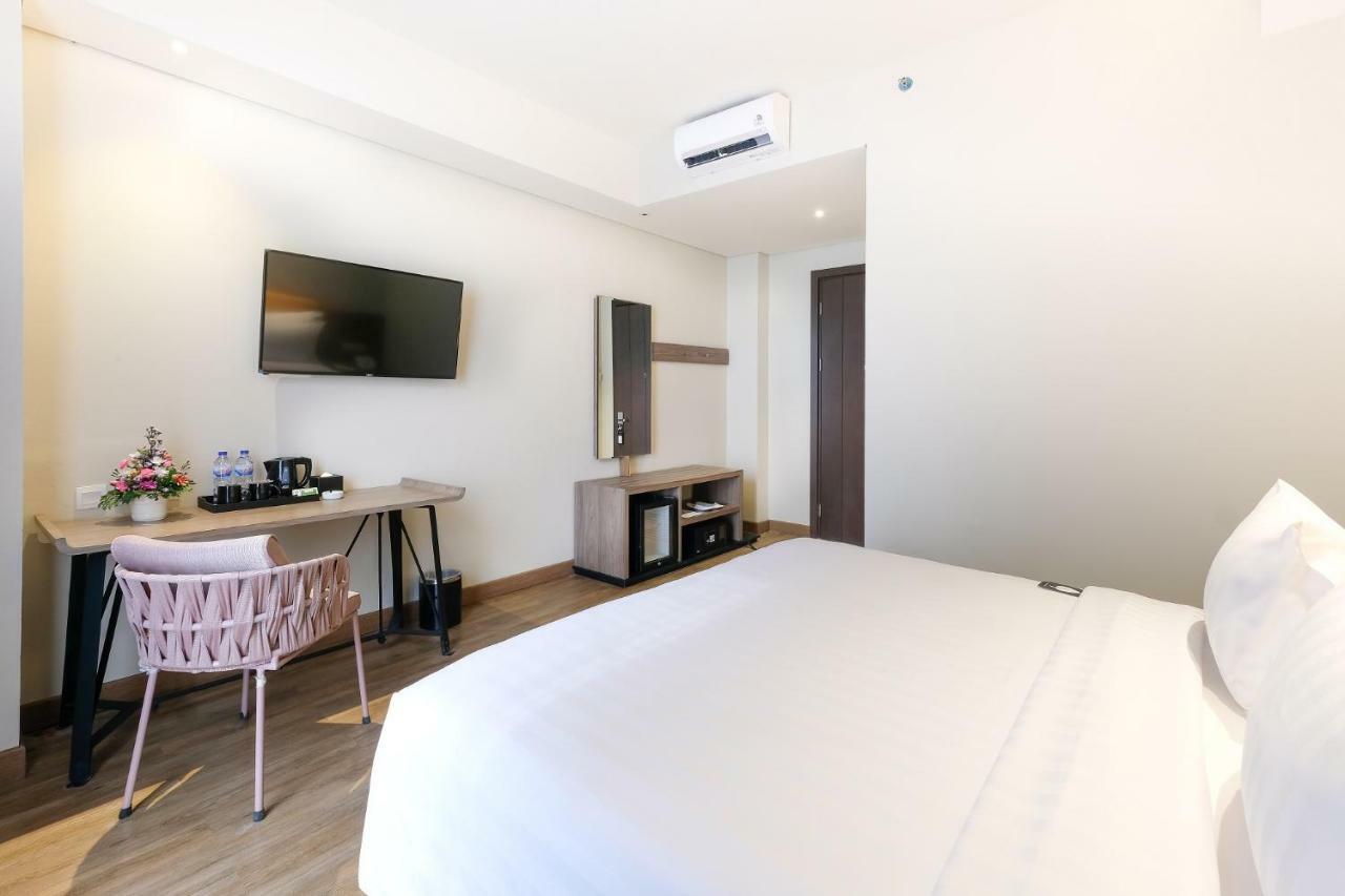 Luminor Hotel Jakarta Kota By Wh Esterno foto