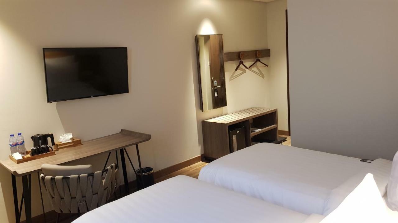 Luminor Hotel Jakarta Kota By Wh Esterno foto