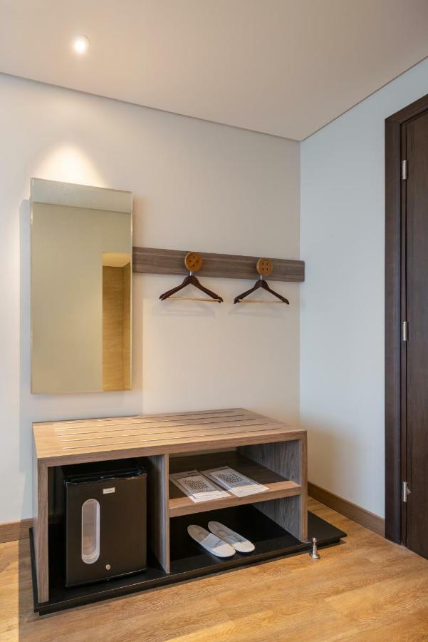 Luminor Hotel Jakarta Kota By Wh Esterno foto